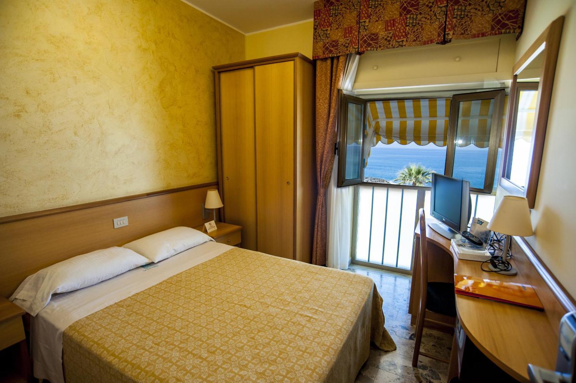 Hotel La Tonnara Amantea Camera foto